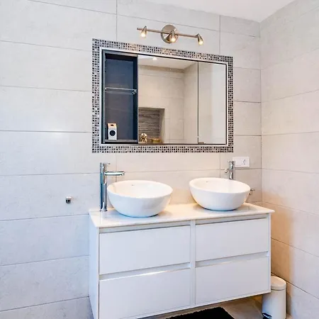 Cp1-2 Bedroom Front Line Cristo Playa Lejlighed Estepona